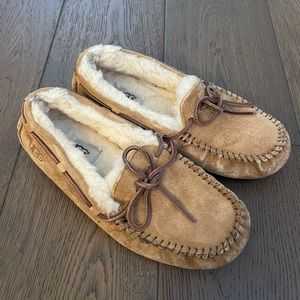 Ugg Dakota Slipper/Moccasin Chestnut Suede